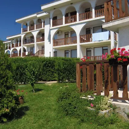 Хотел Breeze Complex 4*