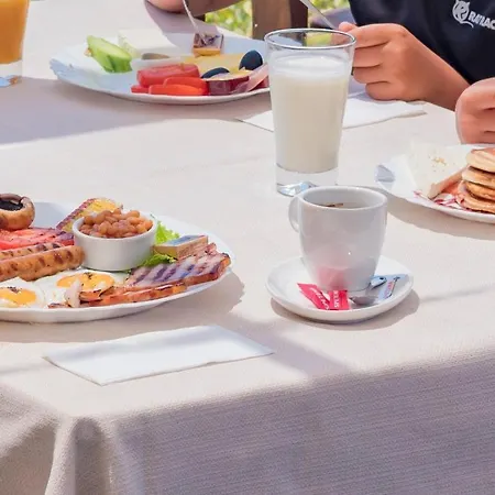 Breeze Apartment Complex Hotel