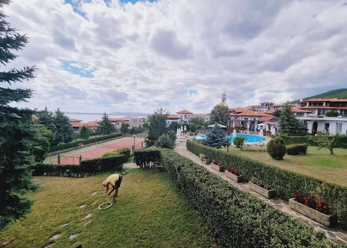 Hotel Breeze Complex